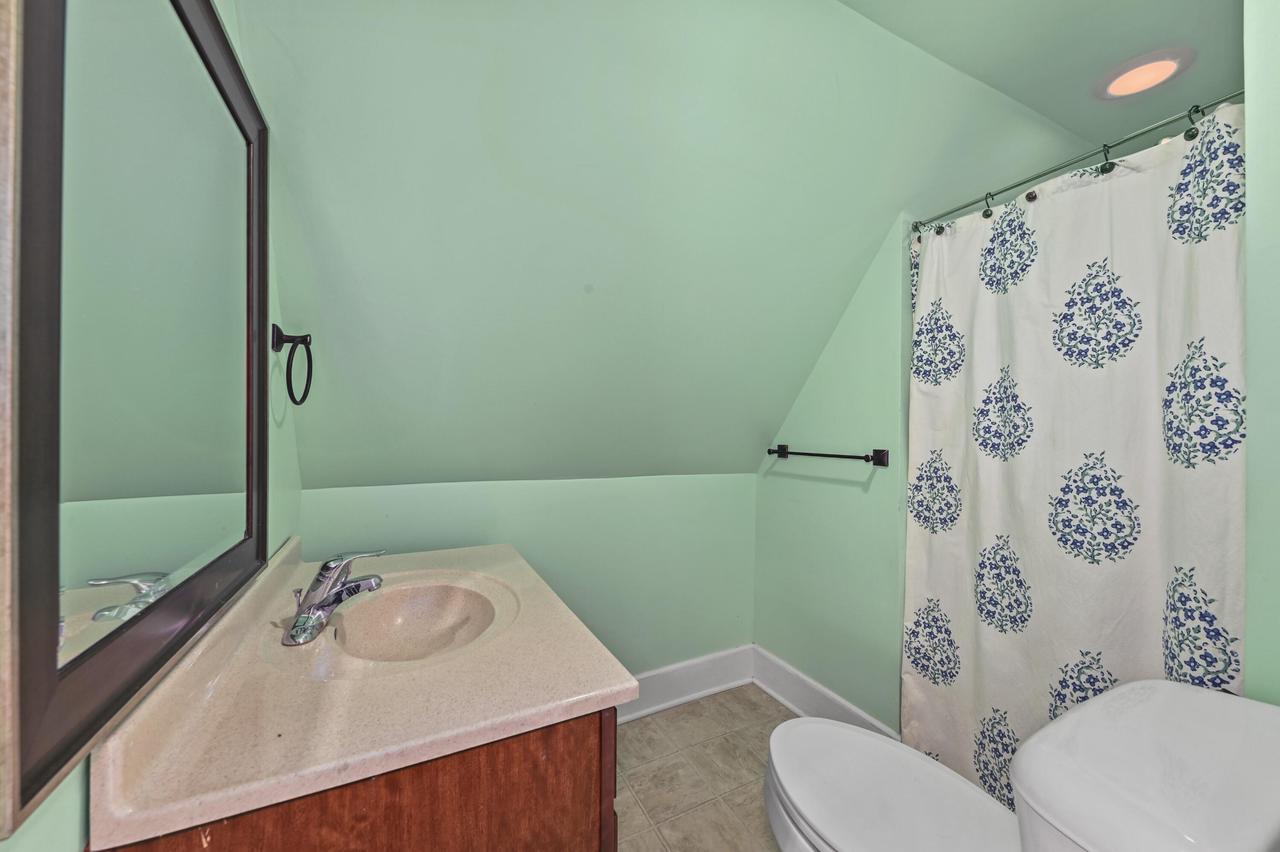 7233 Milwaukee AVENUE 7235