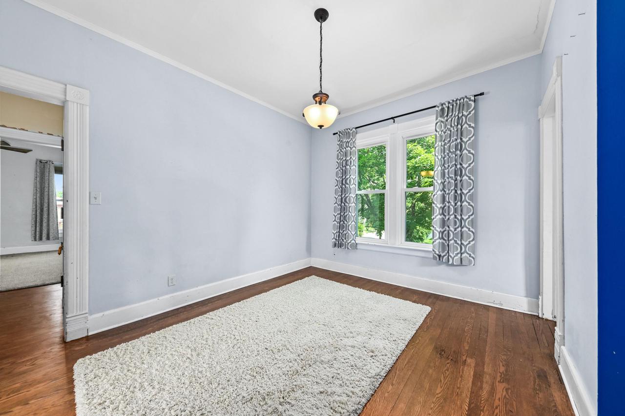 7233 Milwaukee AVENUE 7235