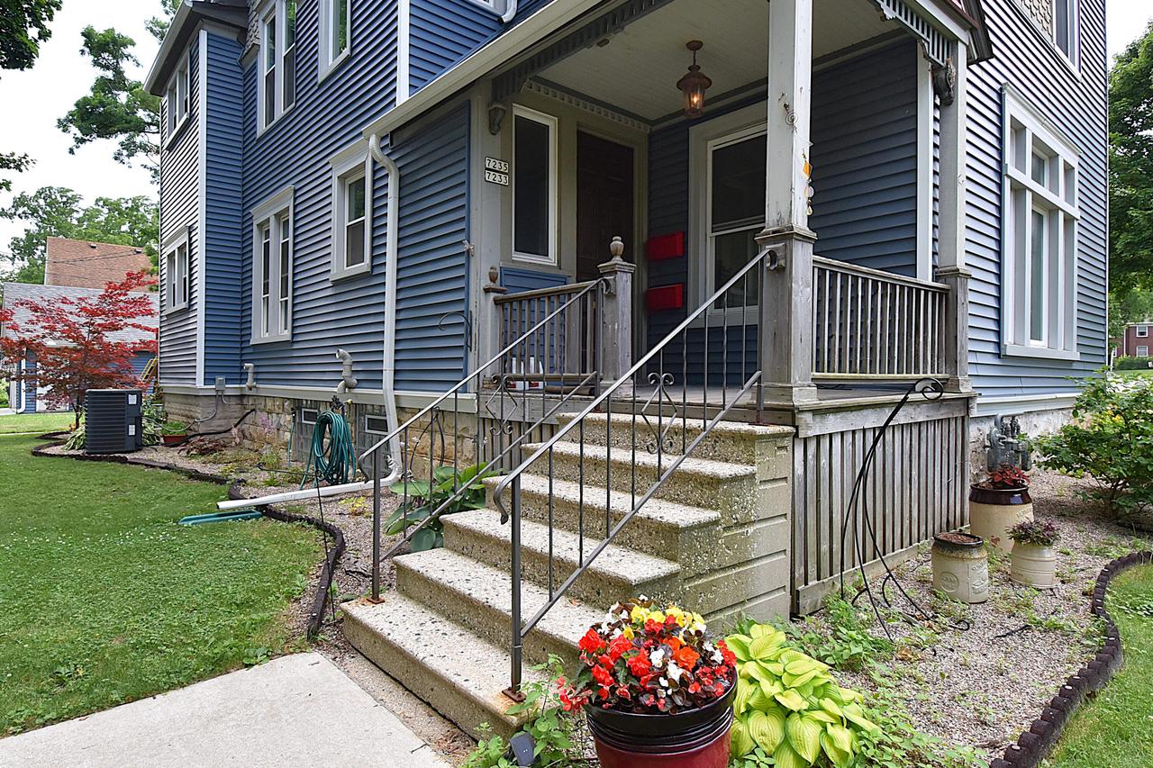 7233 Milwaukee AVENUE 7235