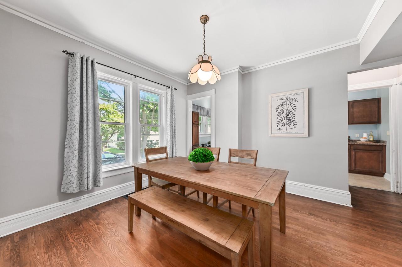 7233 Milwaukee AVENUE 7235