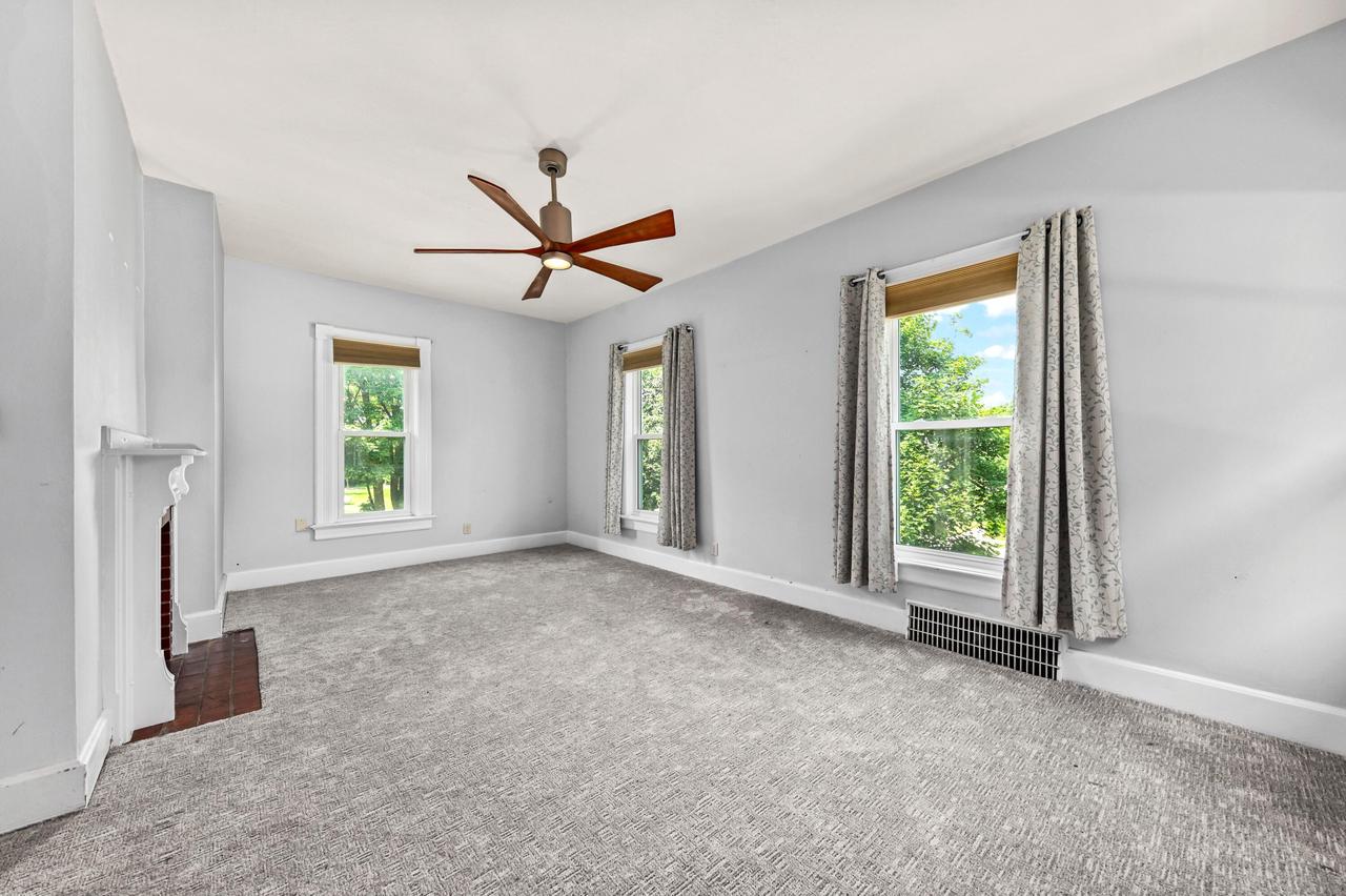 7233 Milwaukee AVENUE 7235