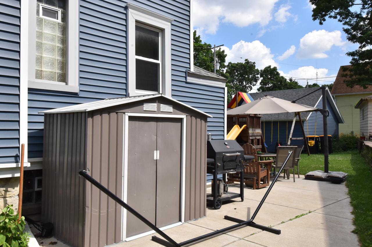 7233 Milwaukee AVENUE 7235