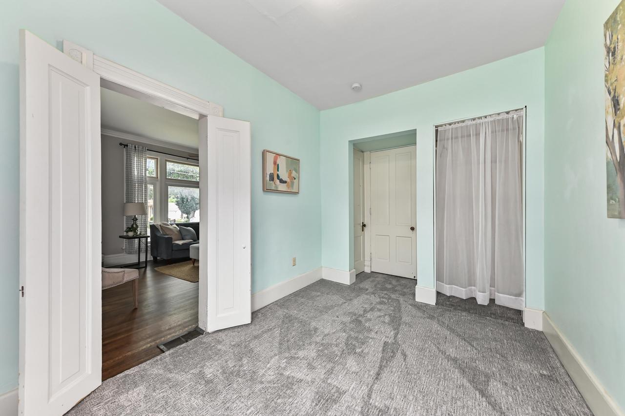 7233 Milwaukee AVENUE 7235