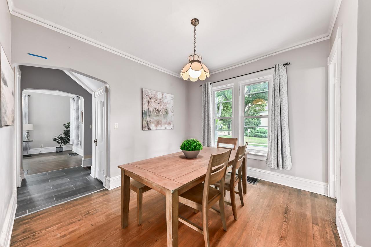 7233 Milwaukee AVENUE 7235