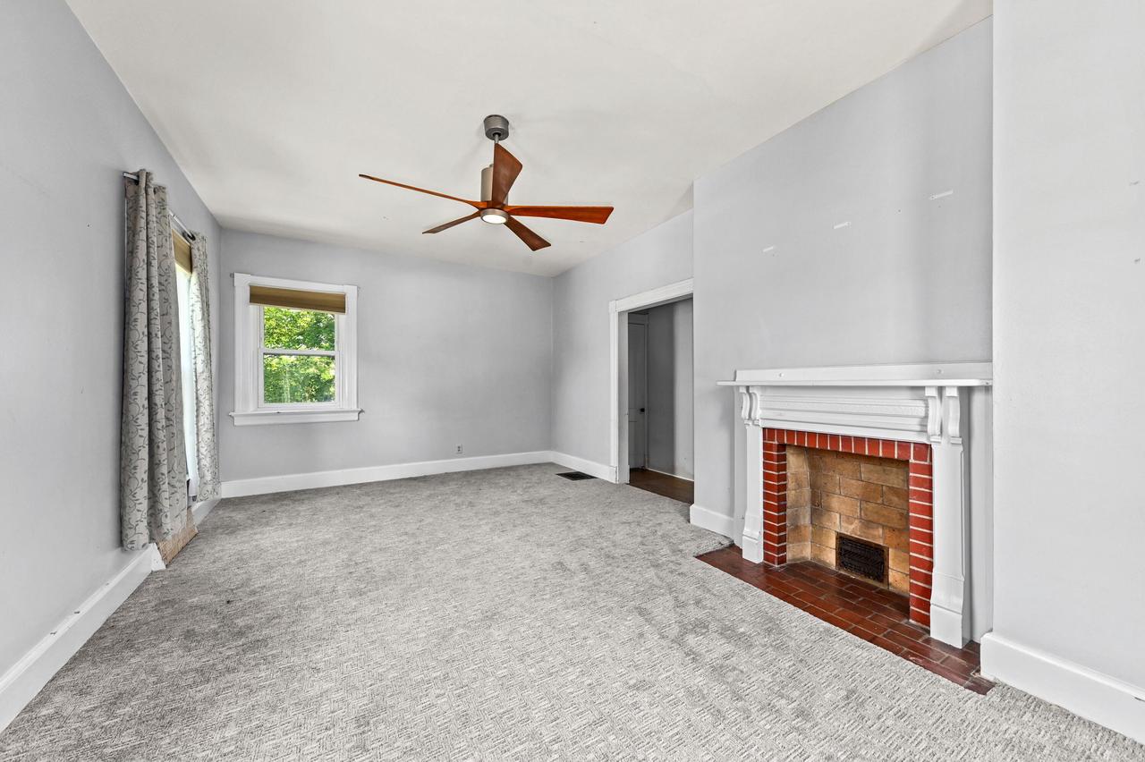 7233 Milwaukee AVENUE 7235