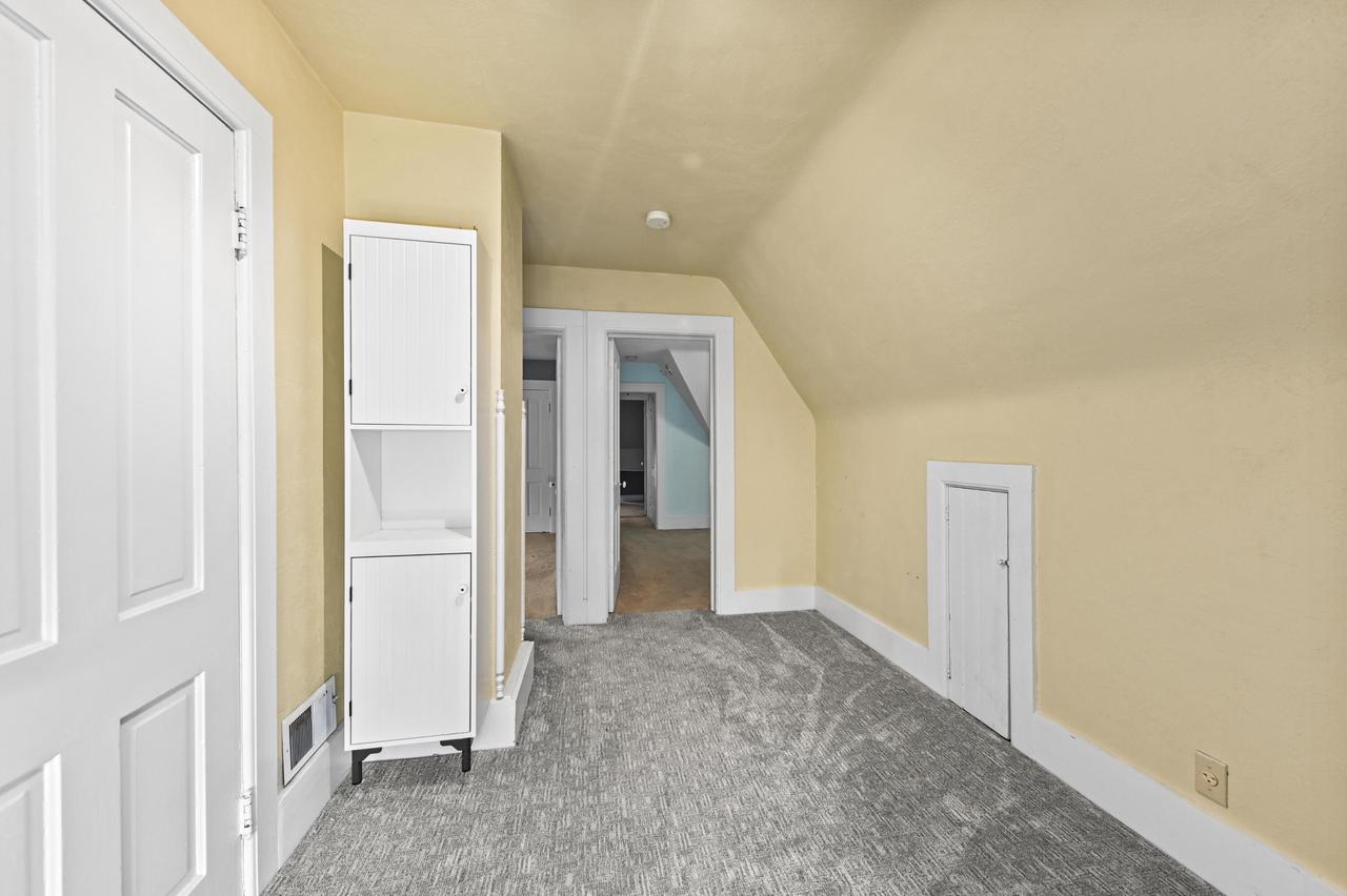 7233 Milwaukee AVENUE 7235