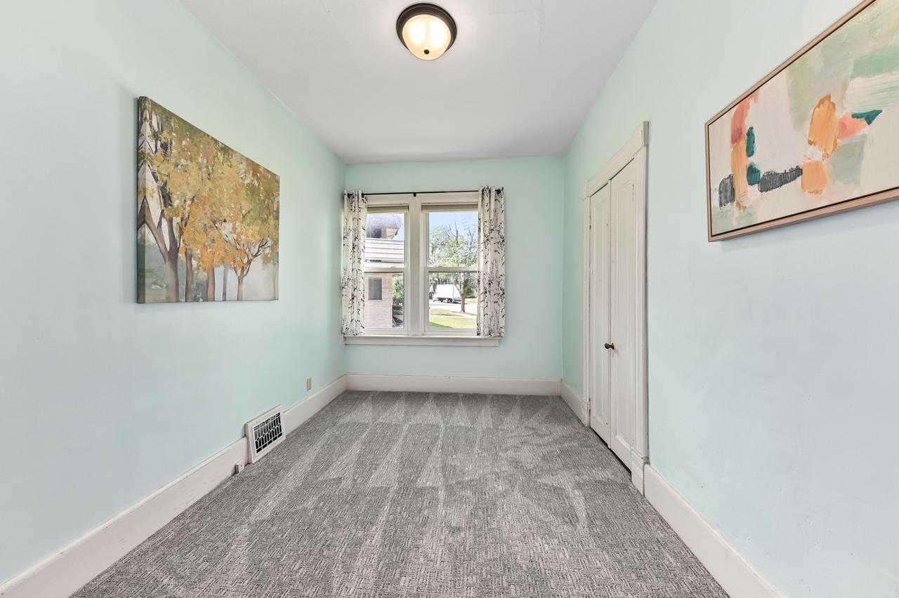 7233 Milwaukee AVENUE 7235