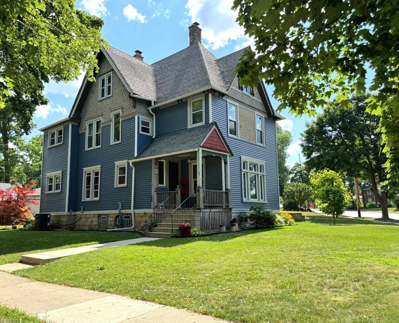 7233 Milwaukee AVENUE 7235