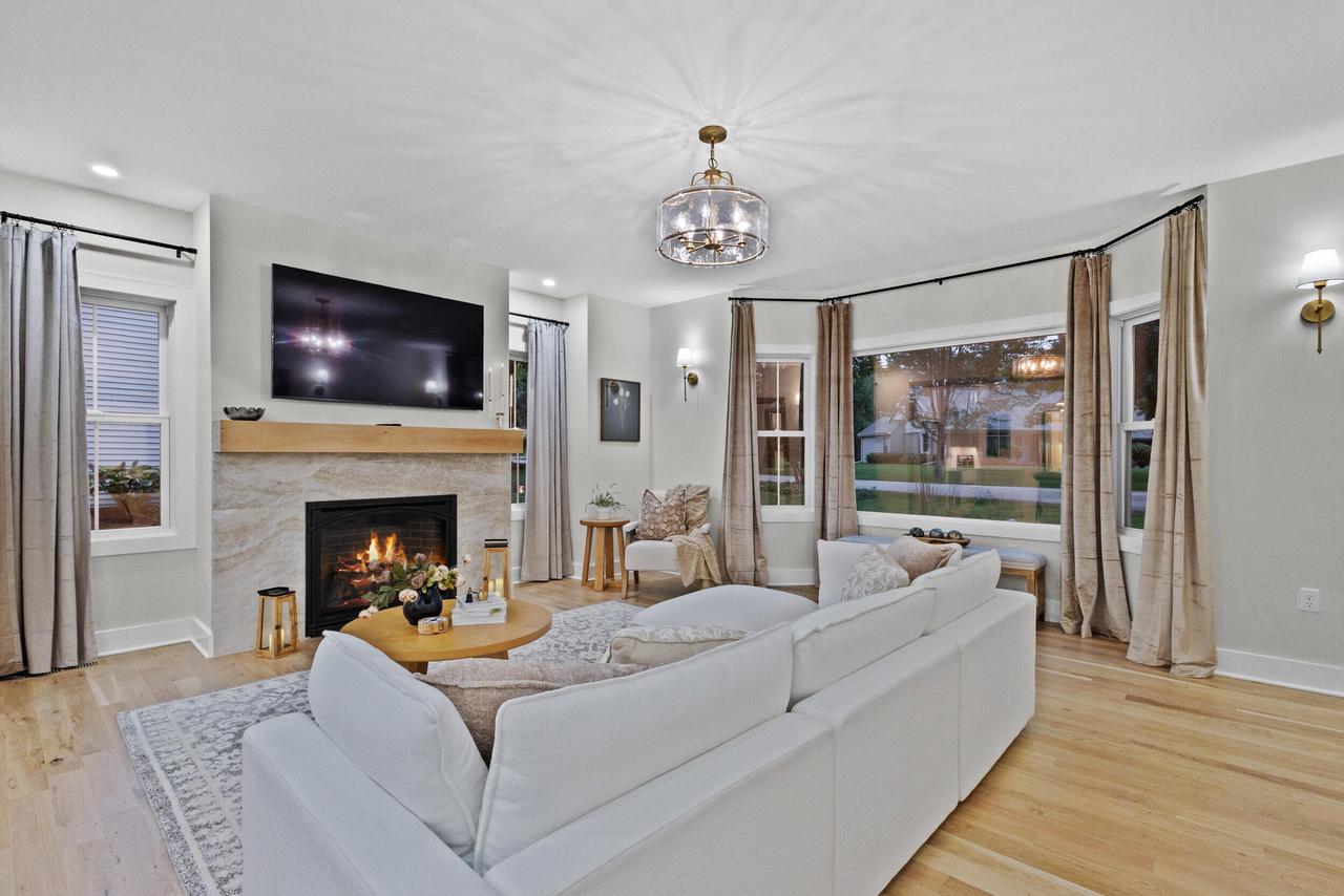 8313 North Links WAY