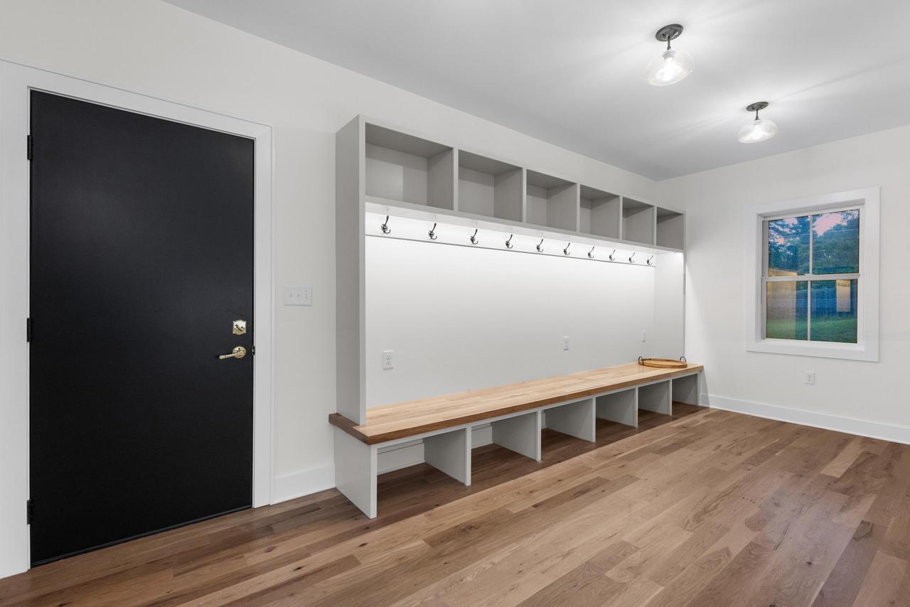 8313 North Links WAY