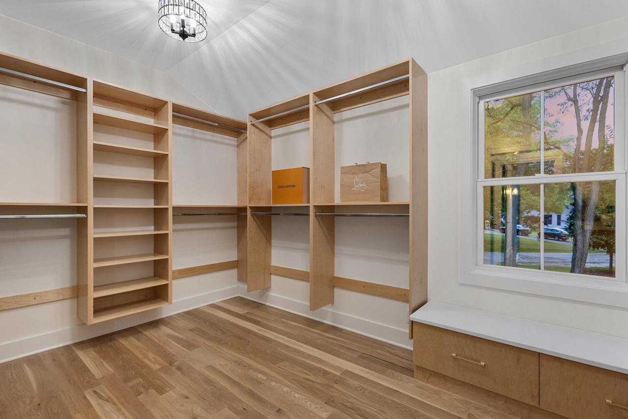 8313 North Links WAY