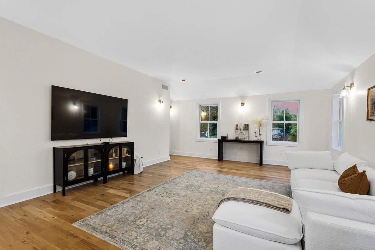 8313 North Links WAY