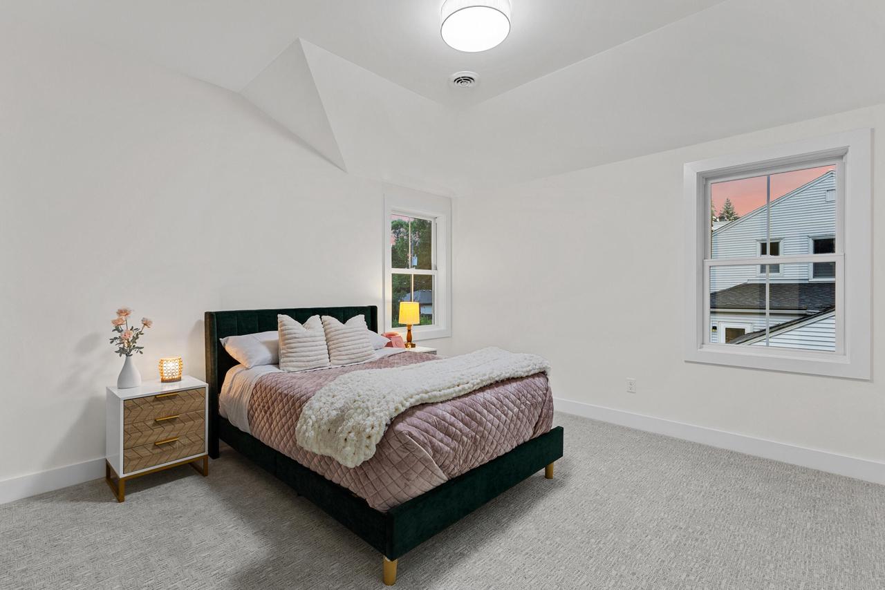 8313 North Links WAY