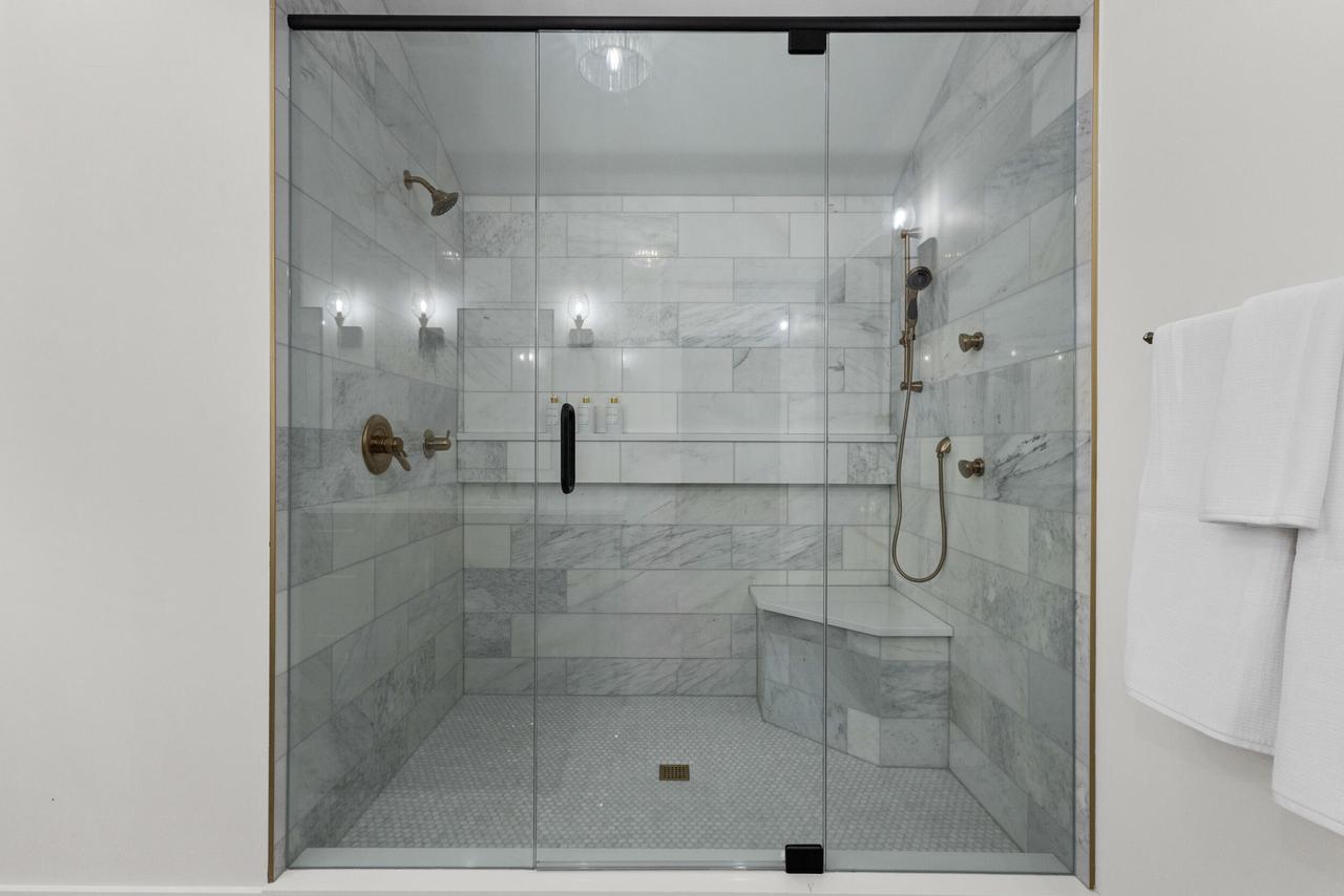 8313 North Links WAY