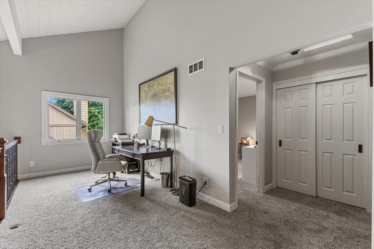 3952 South Victoria CIRCLE