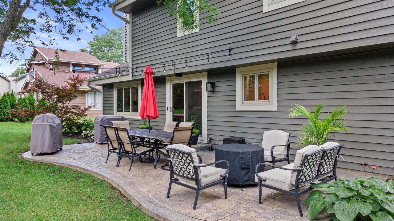 3952 South Victoria CIRCLE