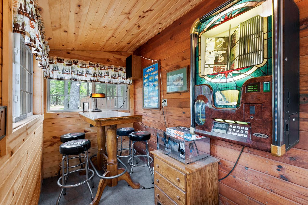 N9517 Thunderbird LANE