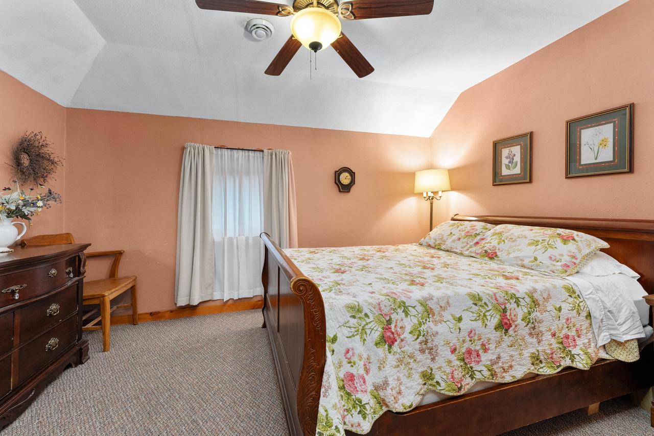 N9517 Thunderbird LANE