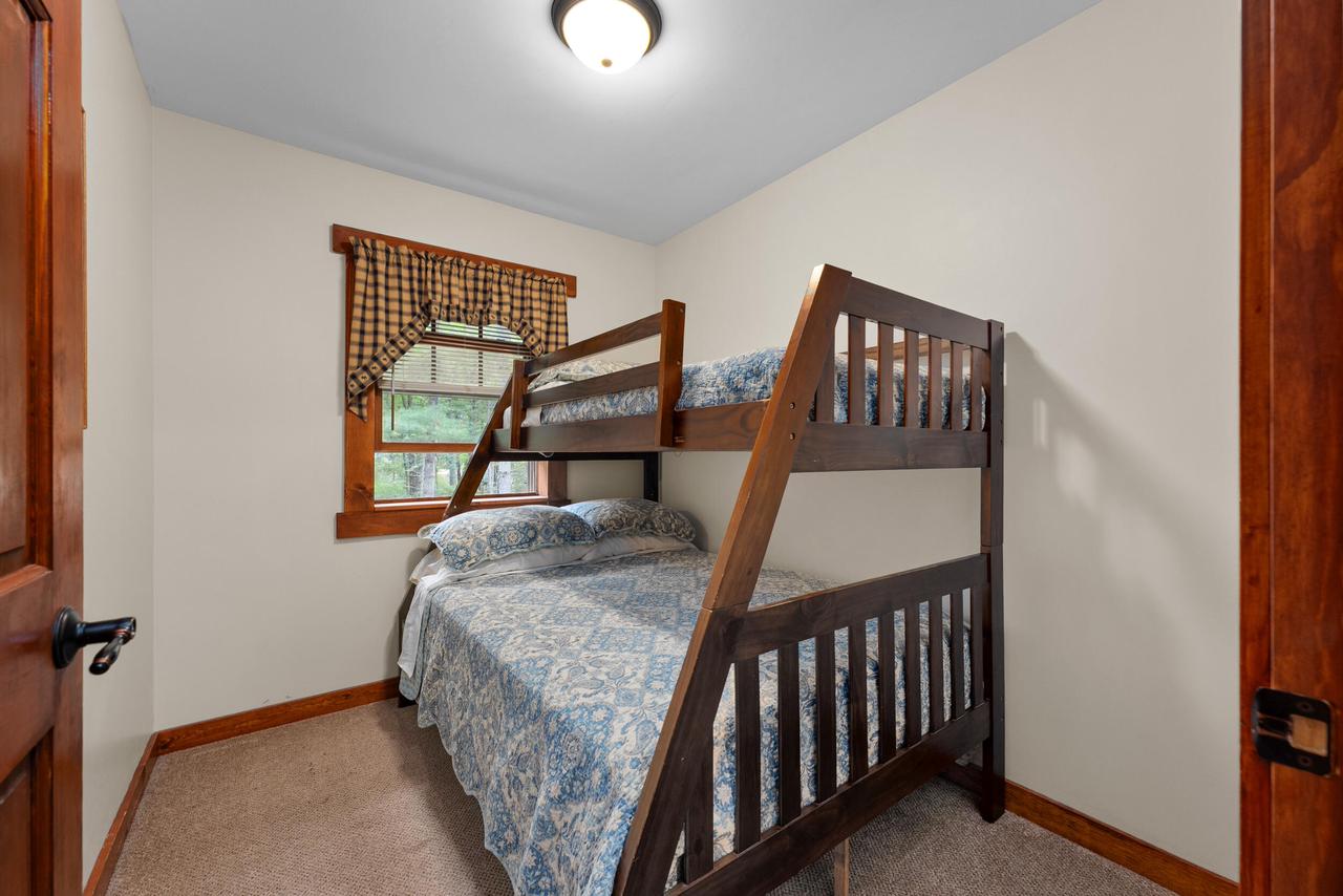 N9517 Thunderbird LANE