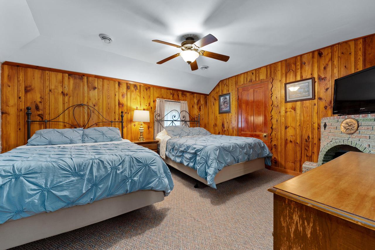 N9517 Thunderbird LANE