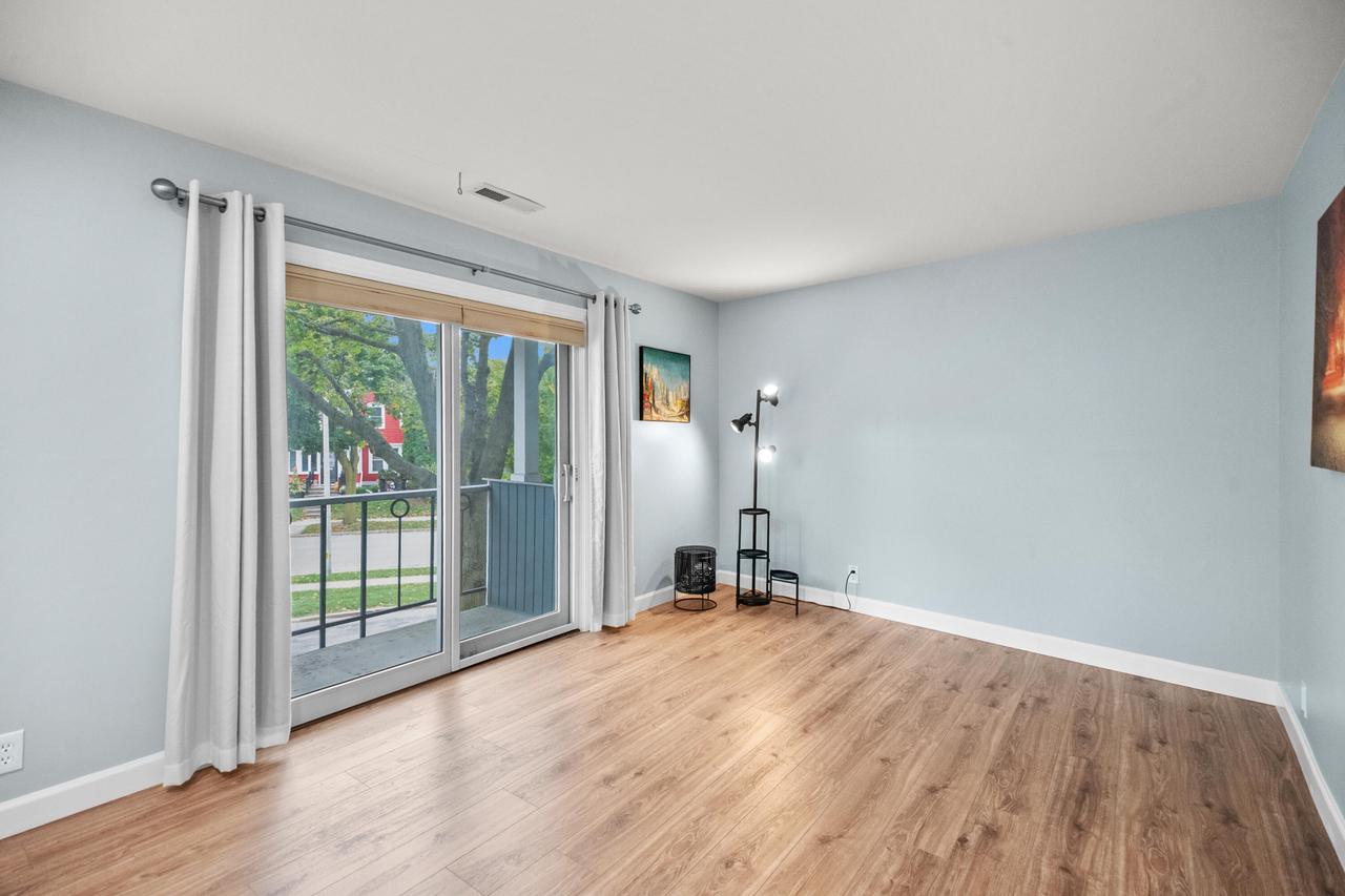 2702 South Shore DRIVE B