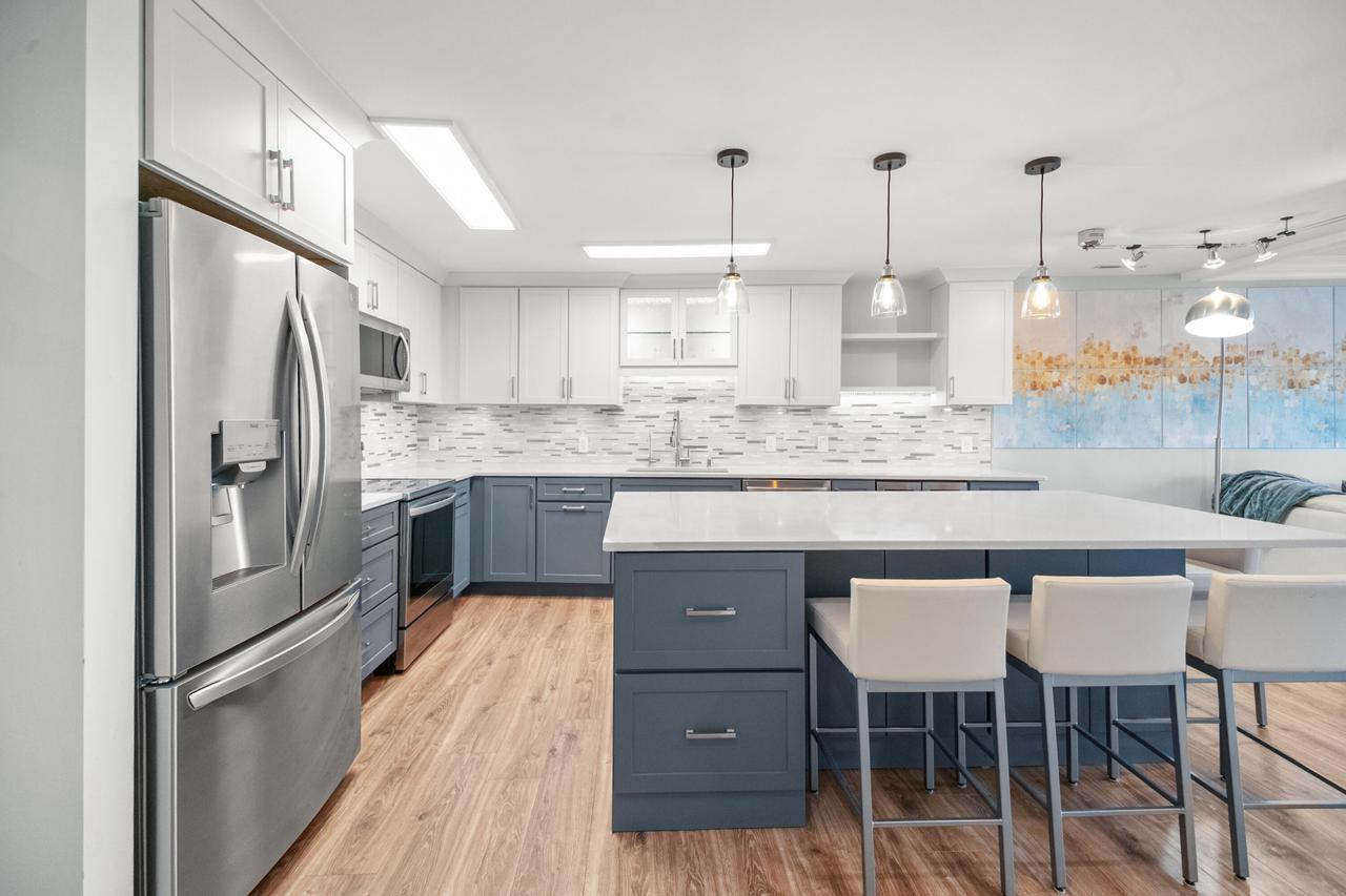 2702 South Shore DRIVE B