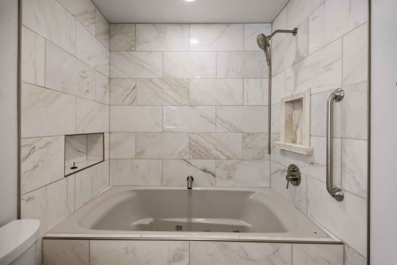 2702 South Shore DRIVE B