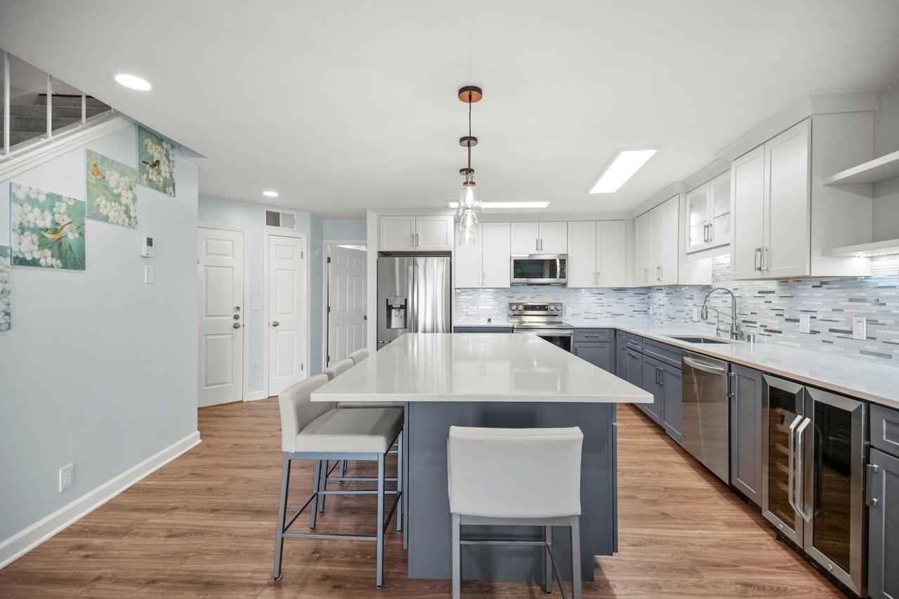 2702 South Shore DRIVE B