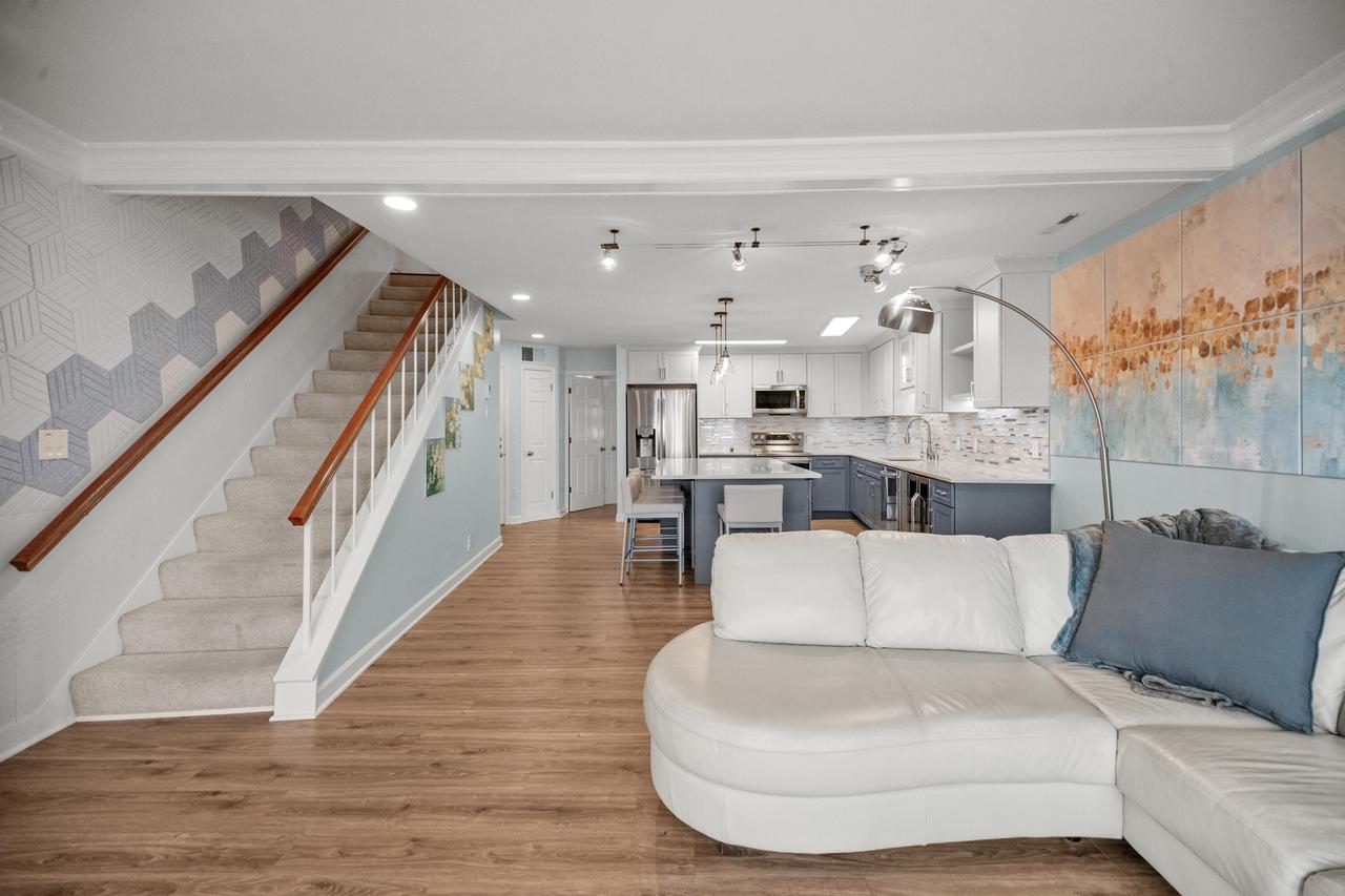 2702 South Shore DRIVE B