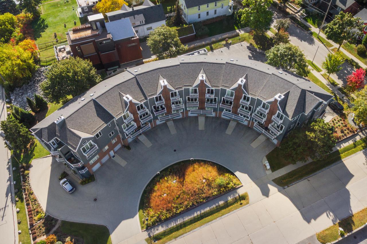 2702 South Shore DRIVE B