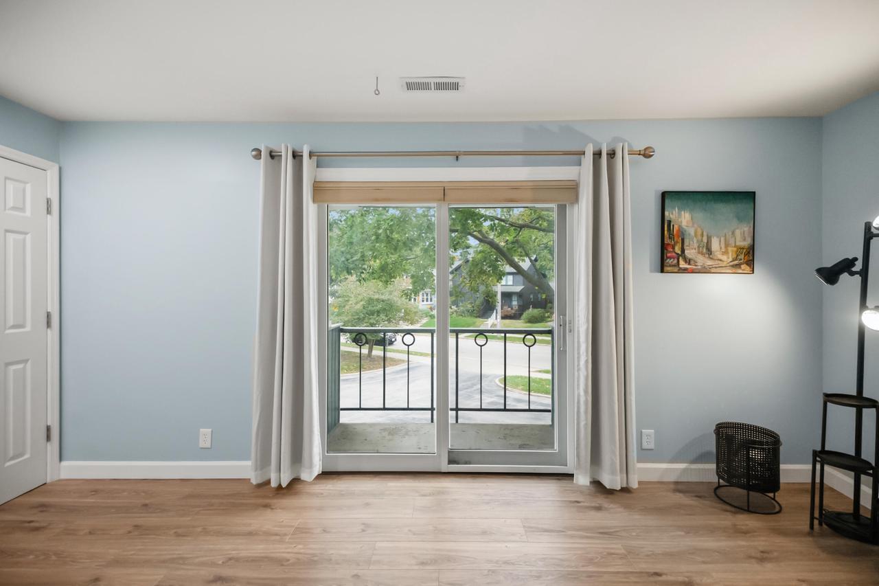 2702 South Shore DRIVE B