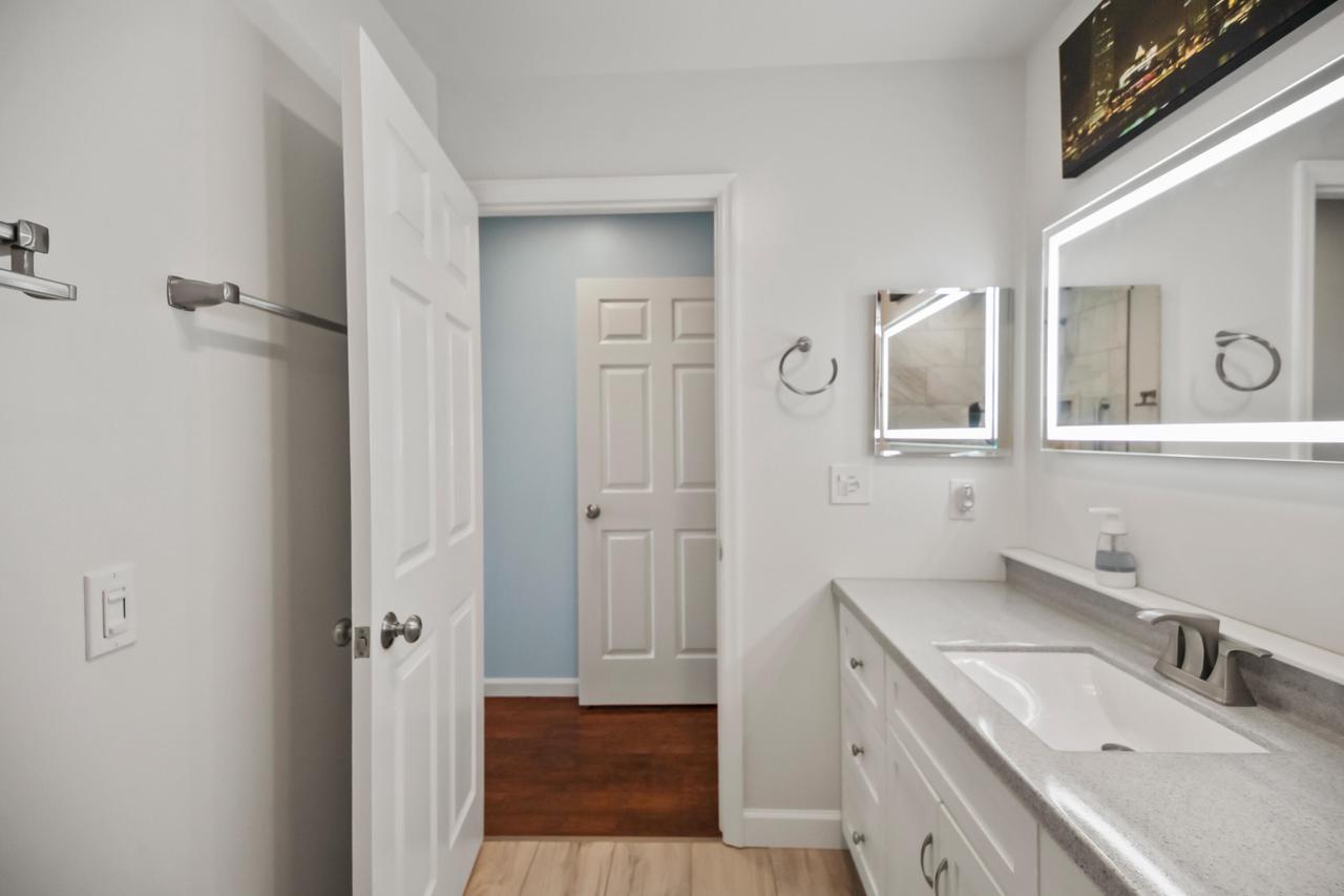 2702 South Shore DRIVE B