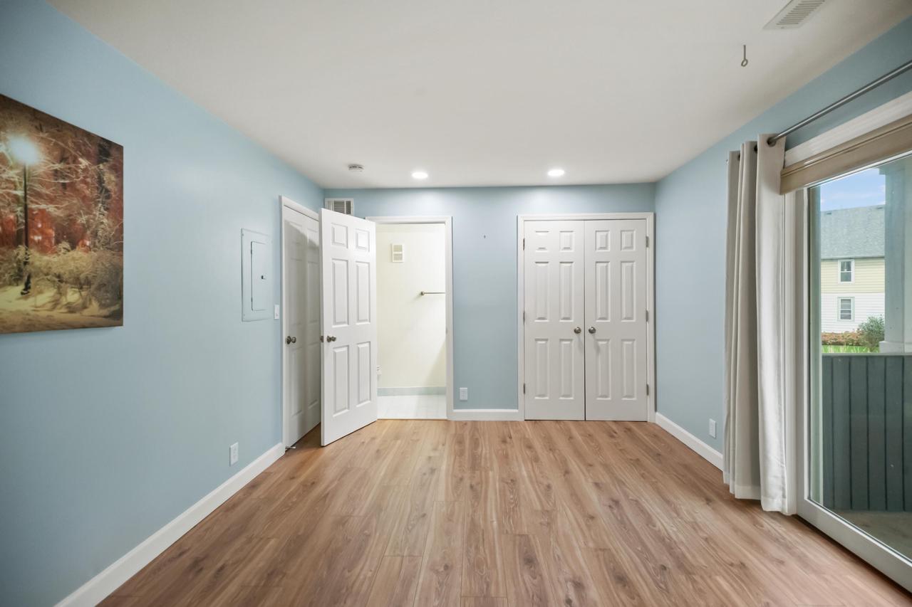 2702 South Shore DRIVE B