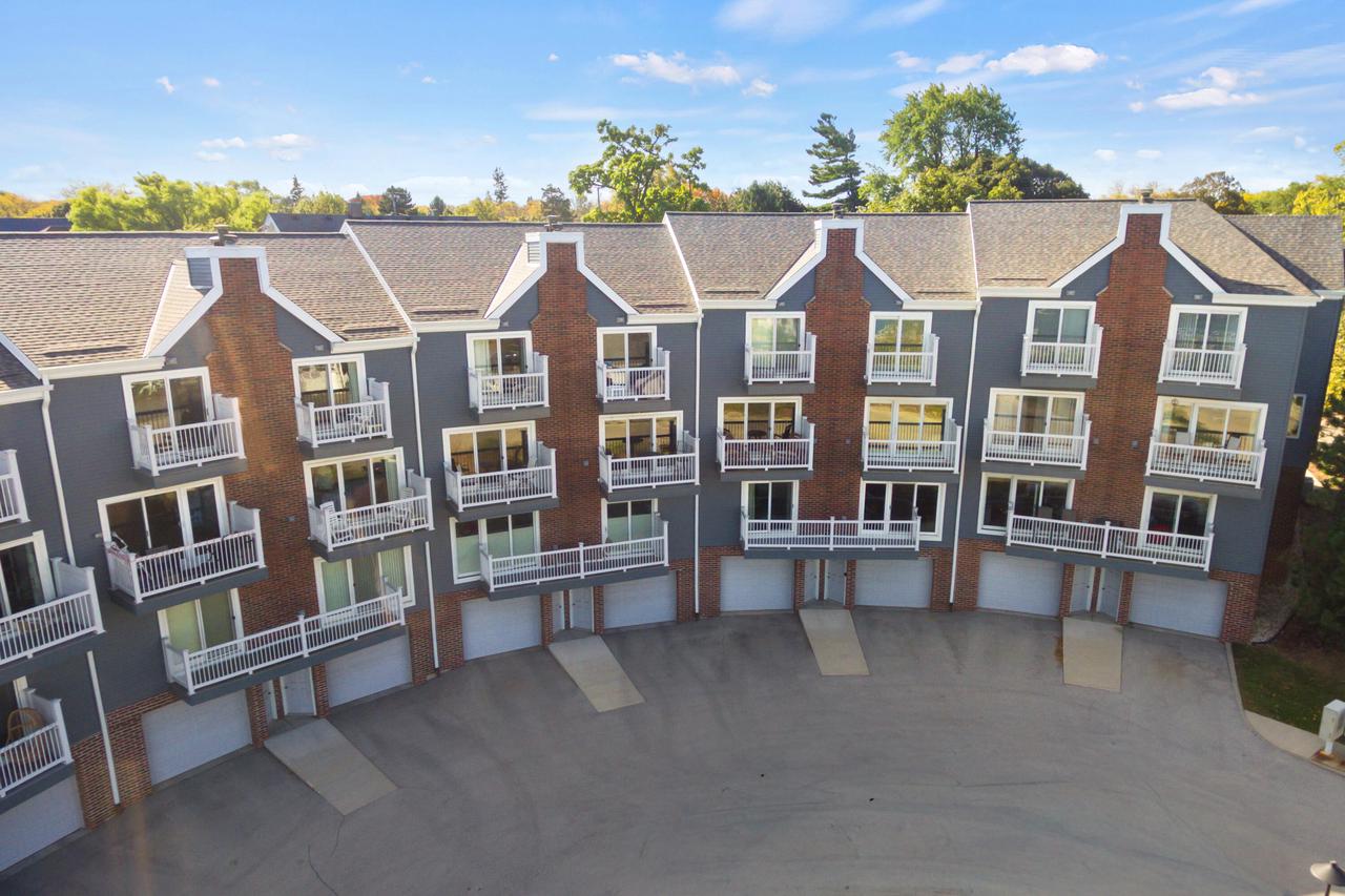 2702 South Shore DRIVE B