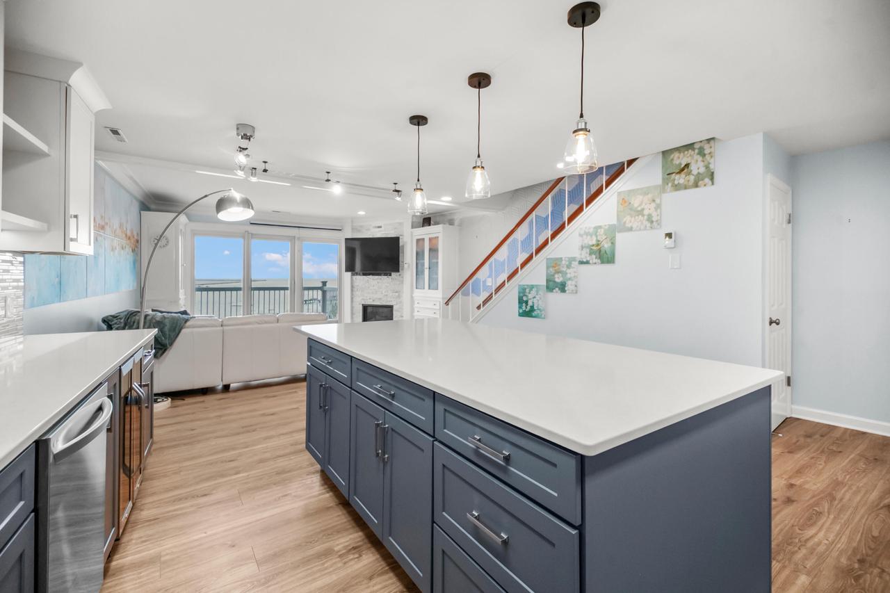 2702 South Shore DRIVE B