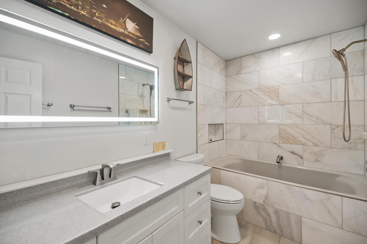 2702 South Shore DRIVE B