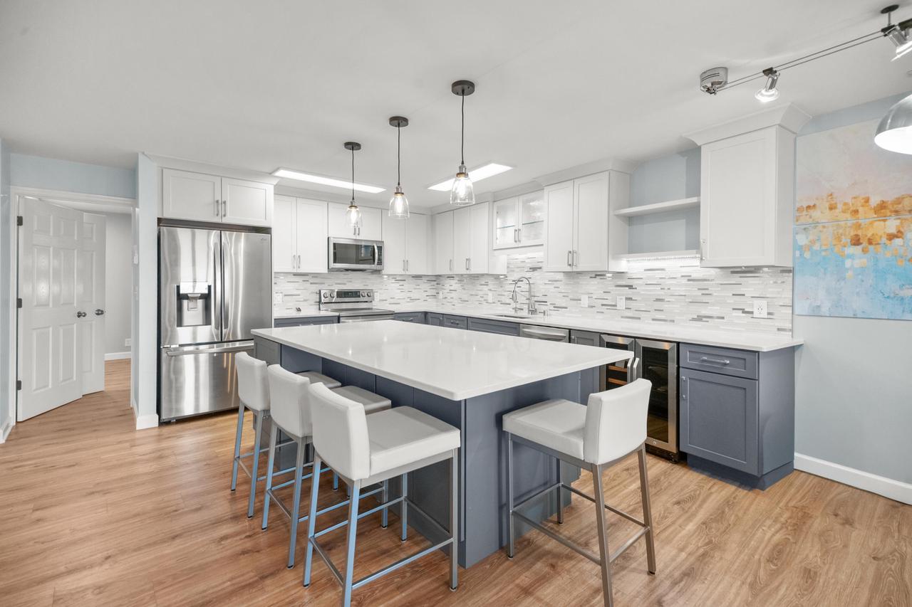 2702 South Shore DRIVE B