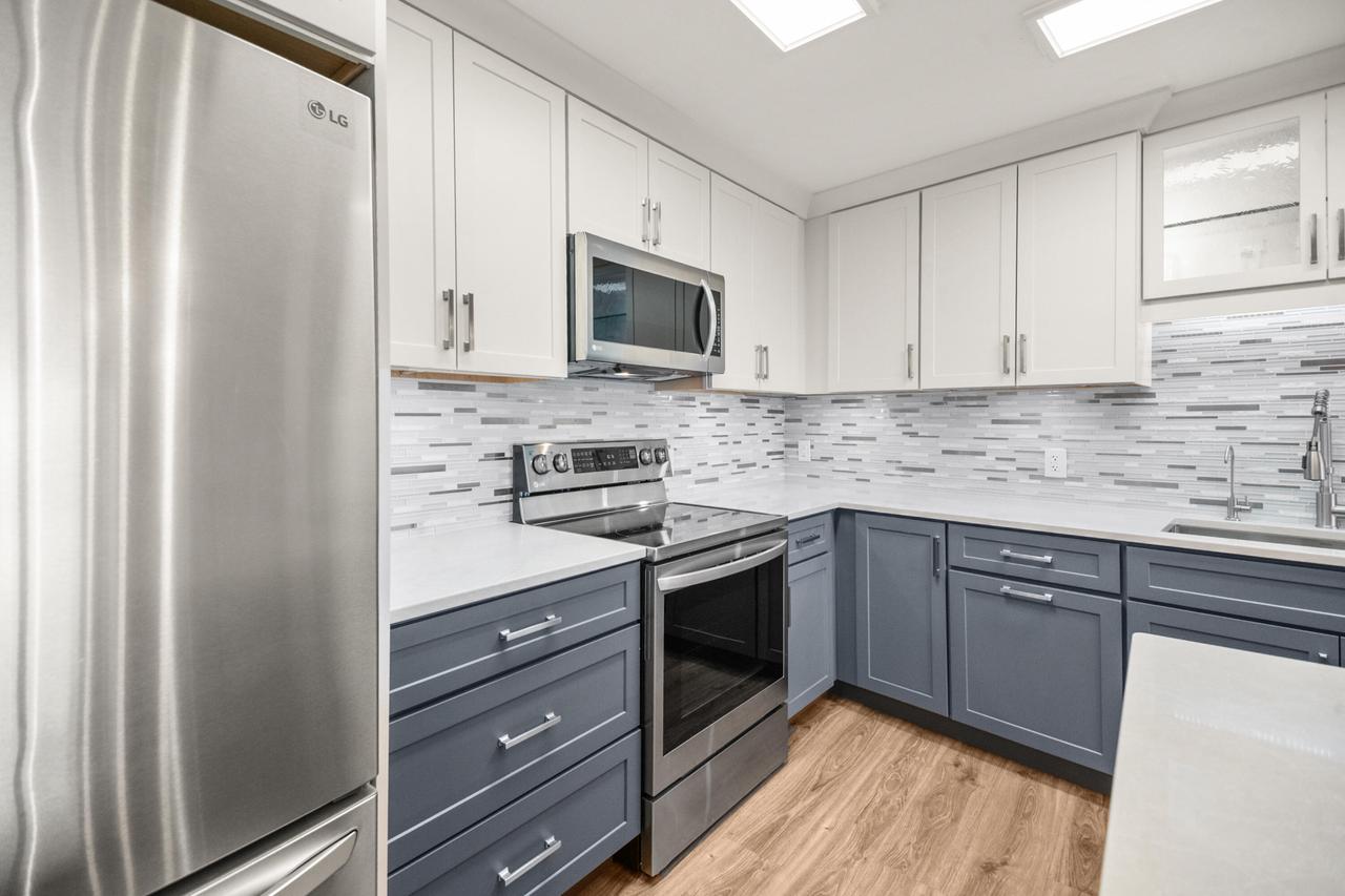 2702 South Shore DRIVE B