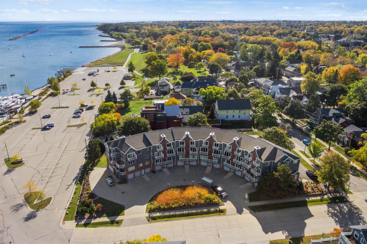 2702 South Shore DRIVE B