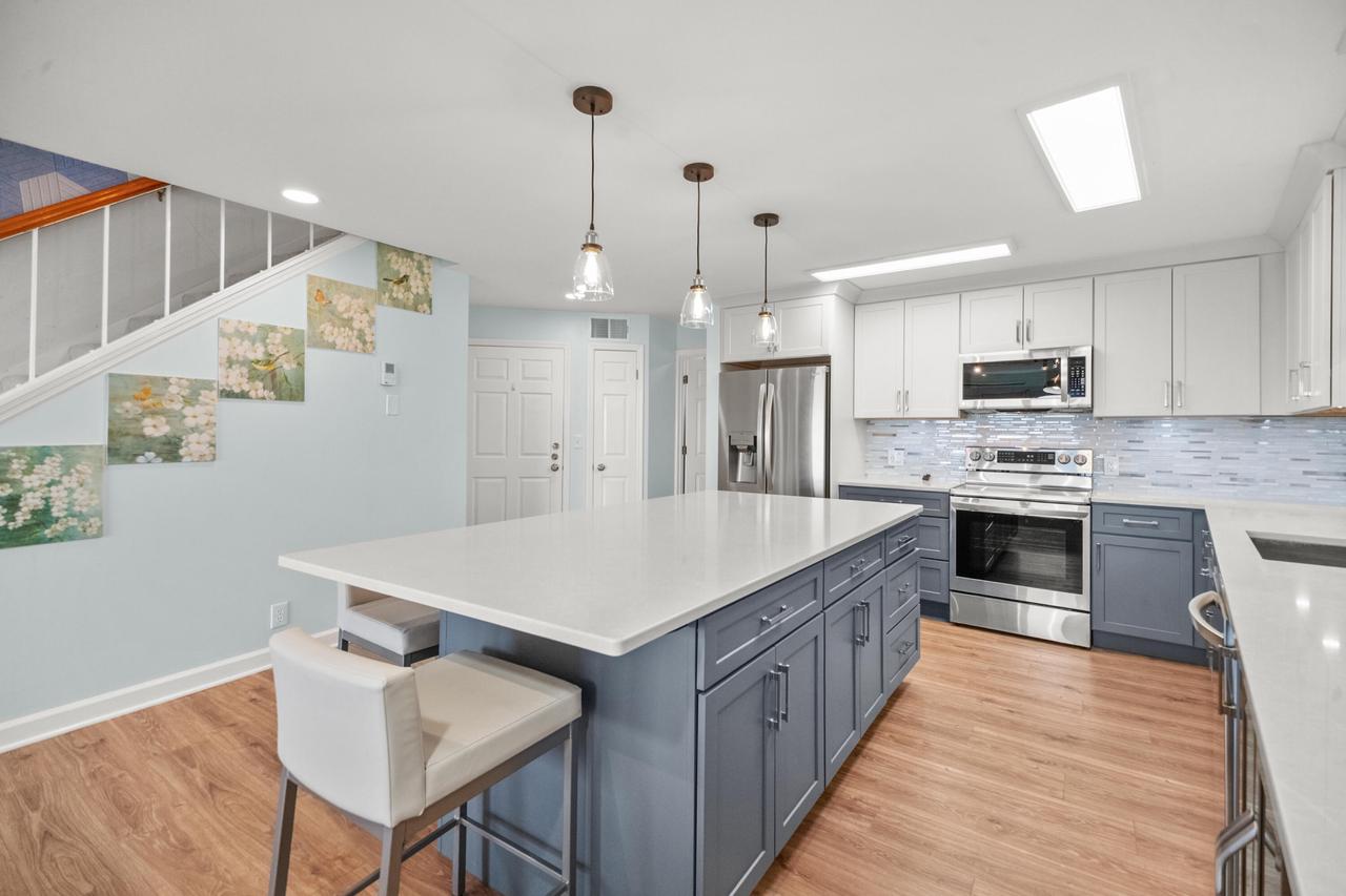 2702 South Shore DRIVE B