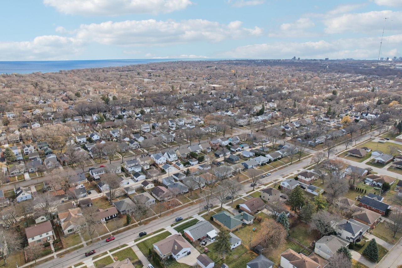 5405 North Lydell AVENUE