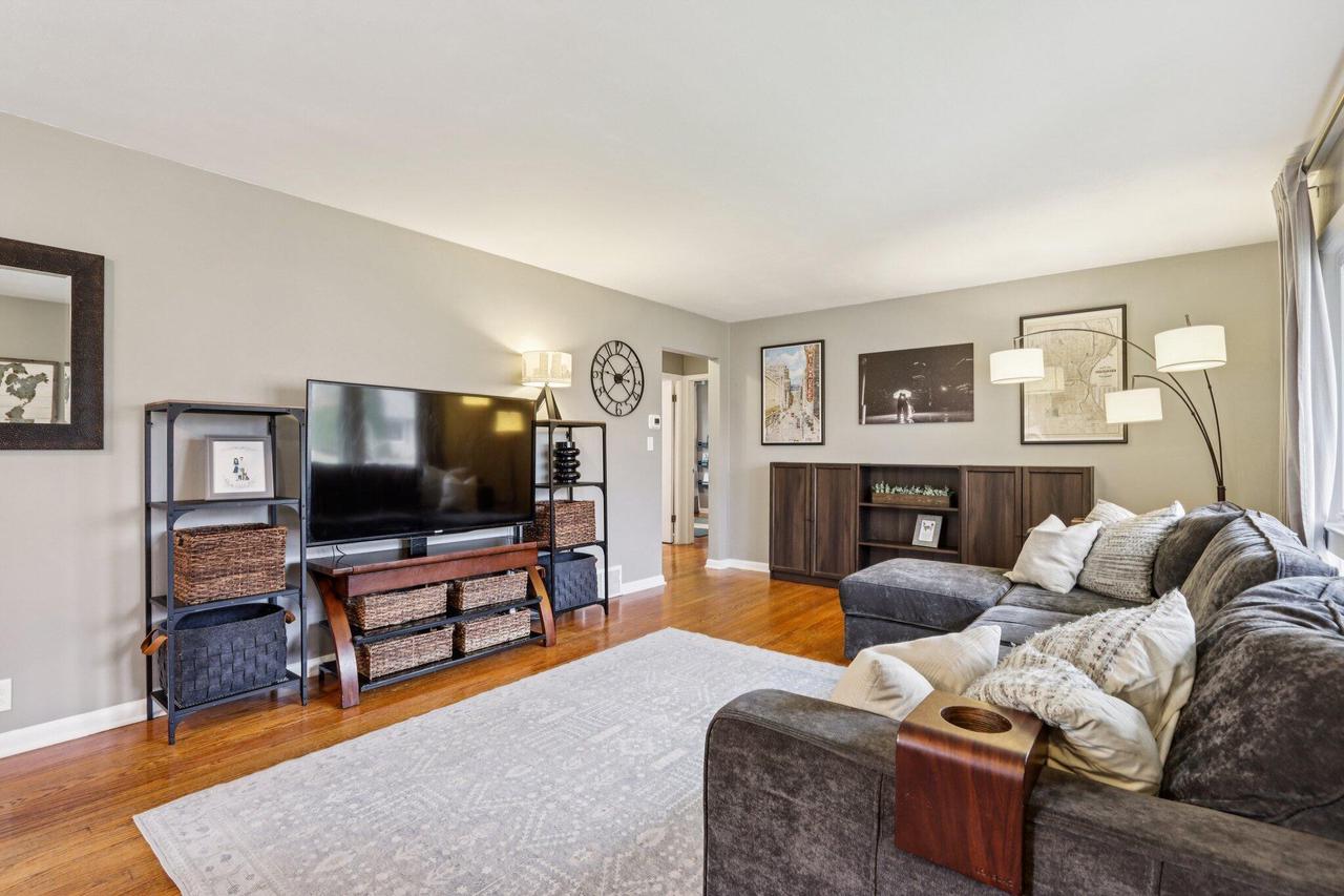 5405 North Lydell AVENUE