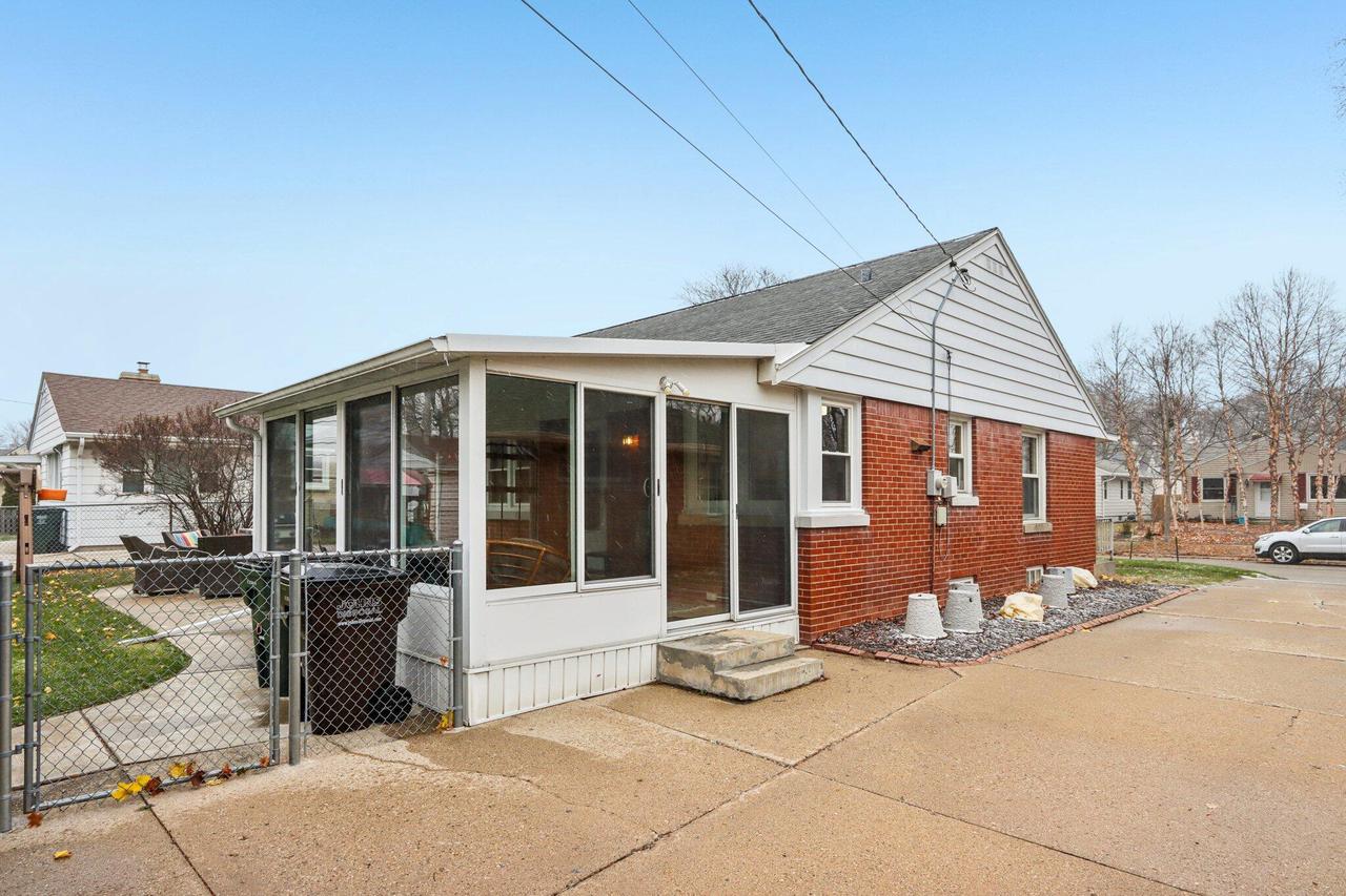 5405 North Lydell AVENUE