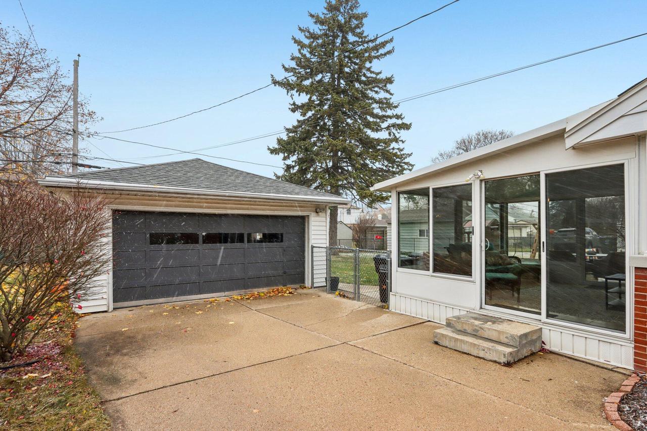 5405 North Lydell AVENUE