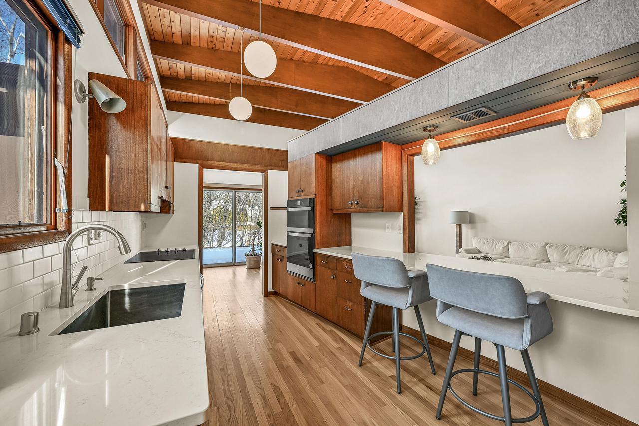 9001 North King ROAD