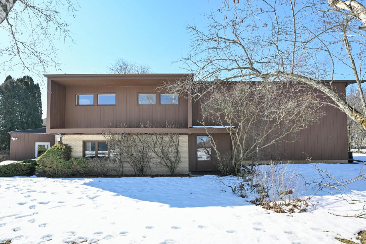 9001 North King ROAD