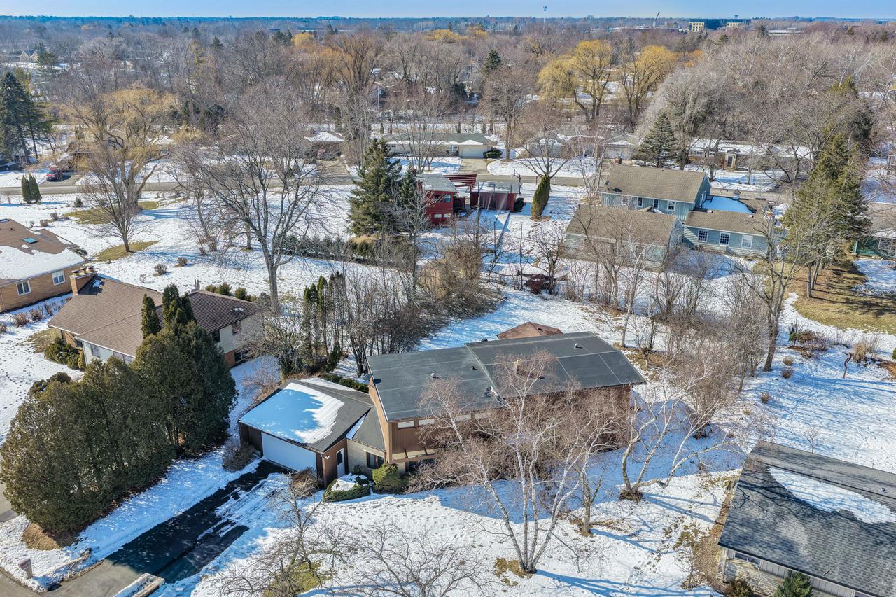 9001 North King ROAD