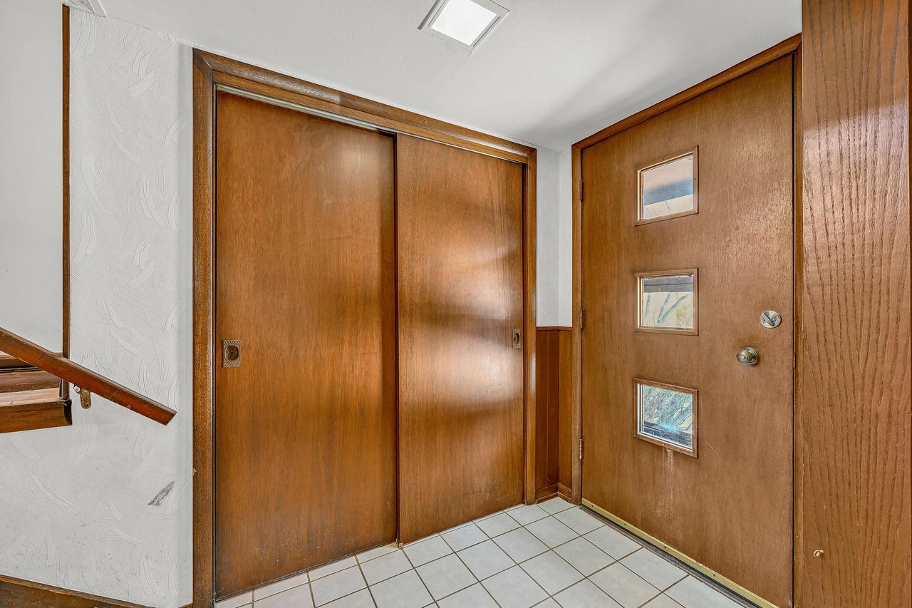 9001 North King ROAD