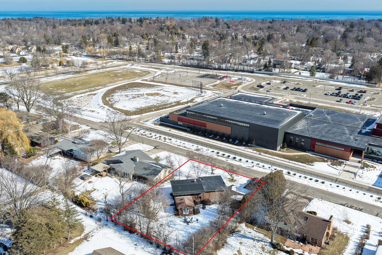 9001 North King ROAD