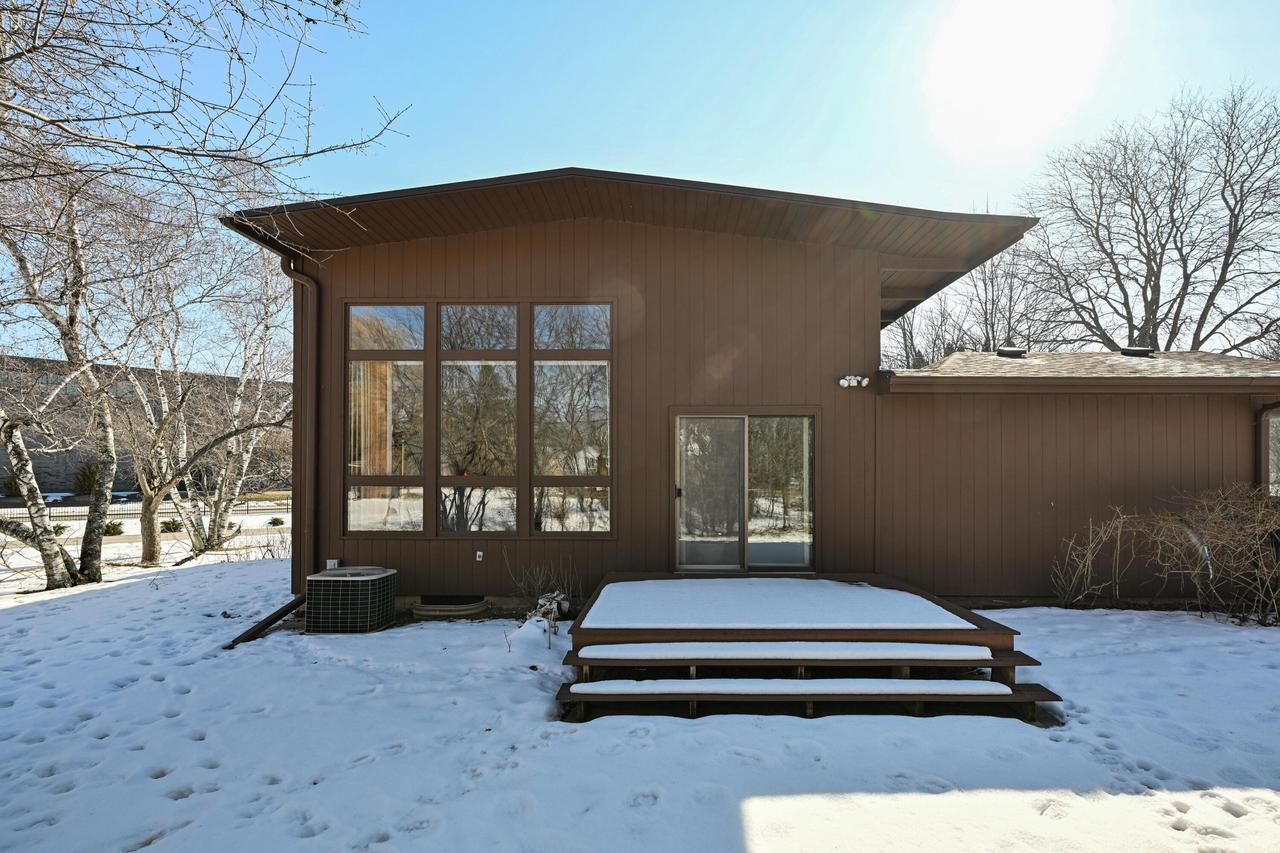 9001 North King ROAD